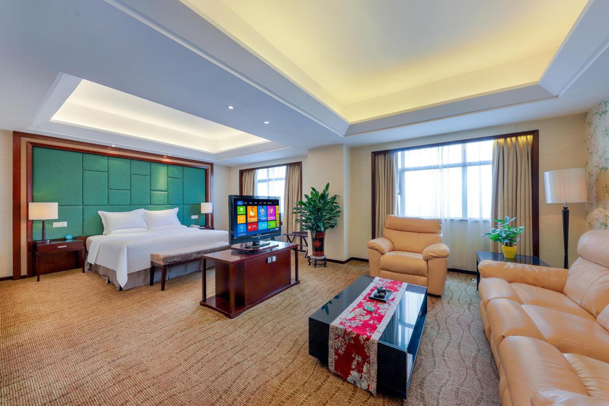 Yuehai Hotel 4*